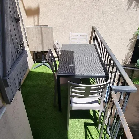아파트 Maison Sur 2 Etages + Mezzanine 앙티브