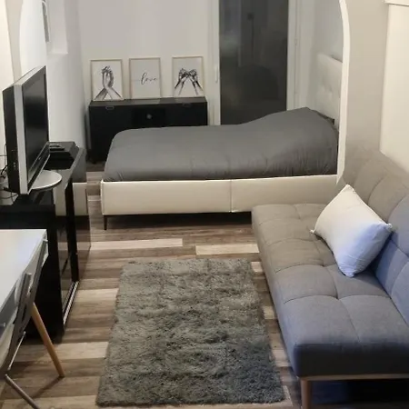Maison Sur 2 Etages + Mezzanine Apartment Antibes